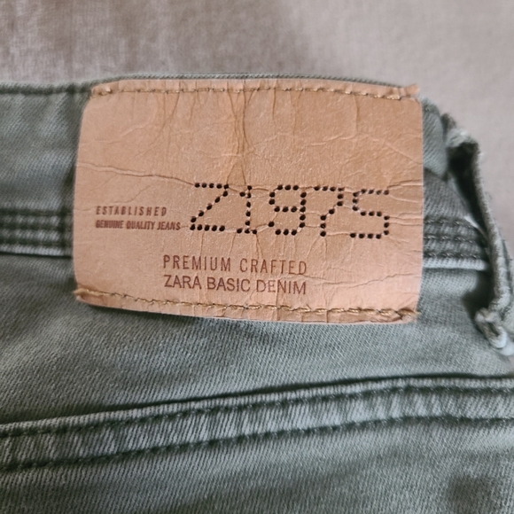 Zara Basic Denim Jeans - Picture 4 of 8